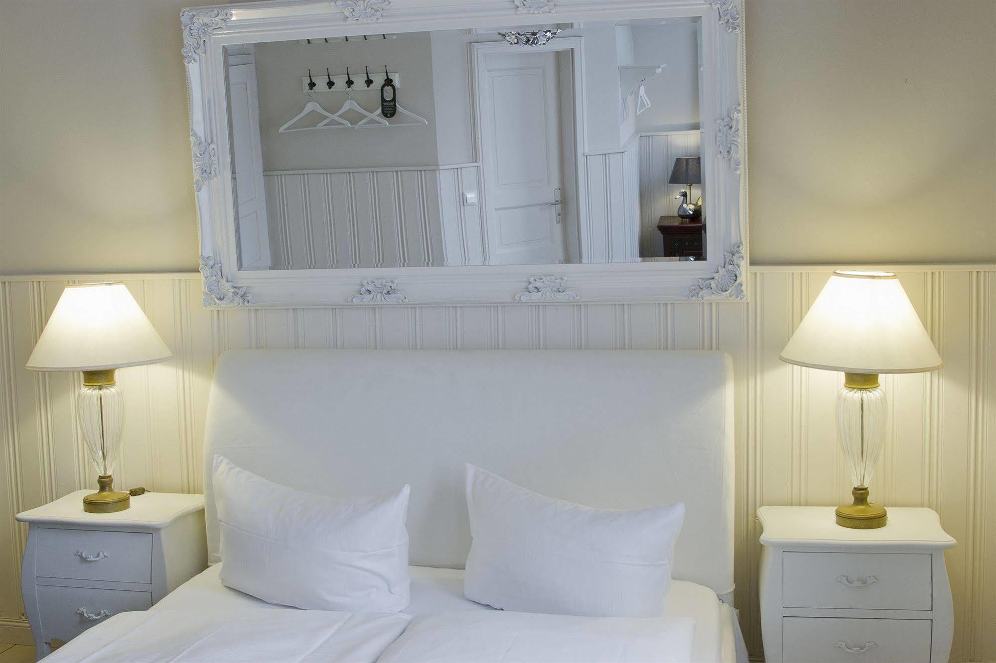 Hotel Parkidyll Берлин Екстериор снимка